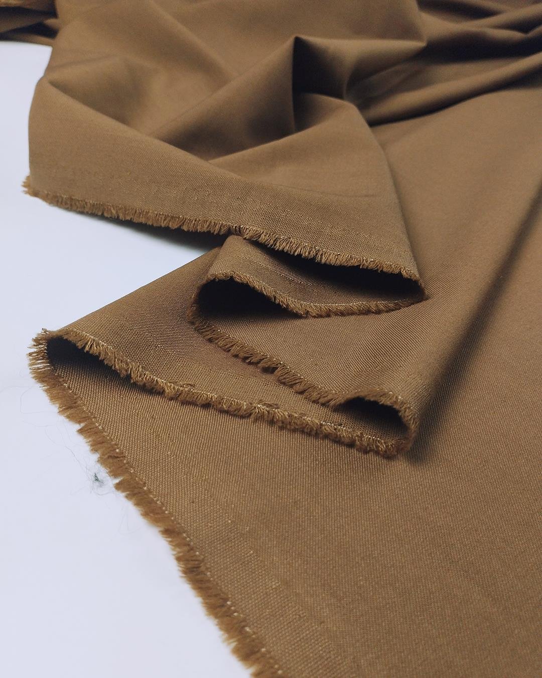 Koyu Kahve Gabardin Dokuma
 (En 140 cm x
 Boy 250 cm)