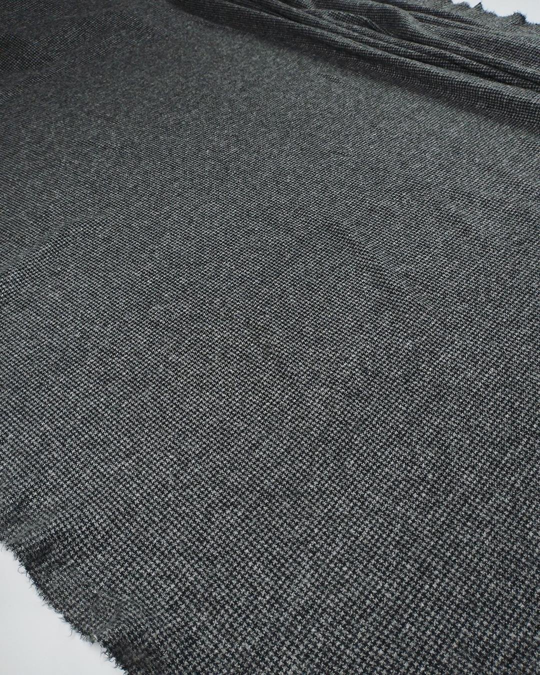 Gri Siyah Renklerde Mini Pötikare Jakarlı Örme Kumaş En: 130cm