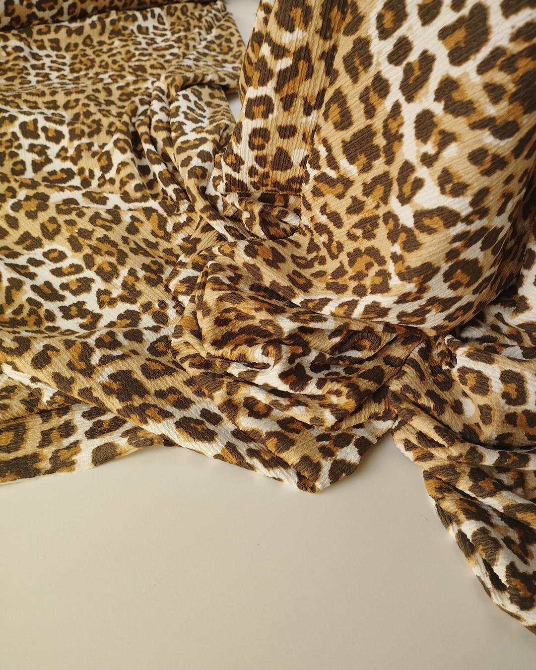 Kahve Tonları Ekru Leopar Desen Bürümcüklü Jarse En: 160 cm