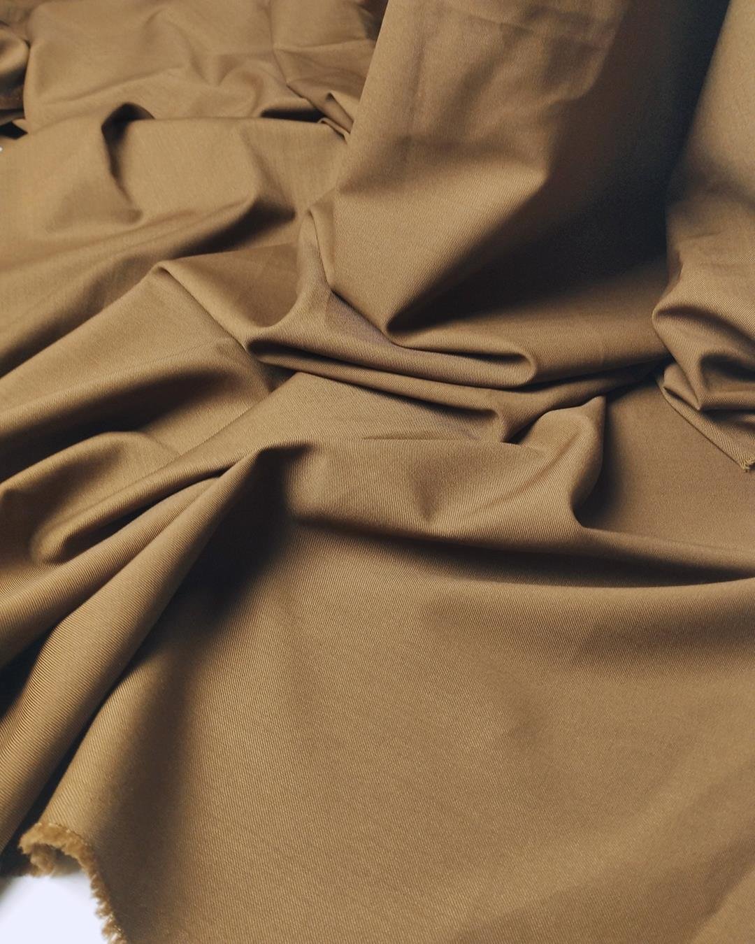 Koyu Kahve Gabardin Dokuma
 (En 140 cm x
 Boy 250 cm)