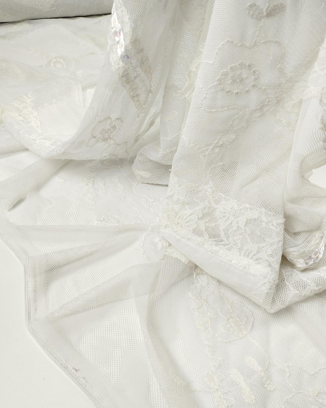 Kırık Beyaz Renkte Dantel
 En: 155 cm