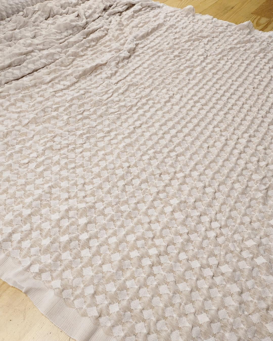 Desenli Jarse Kırık Beyaz Renkte TEK EN (En 85 cm x Boy 270 cm)