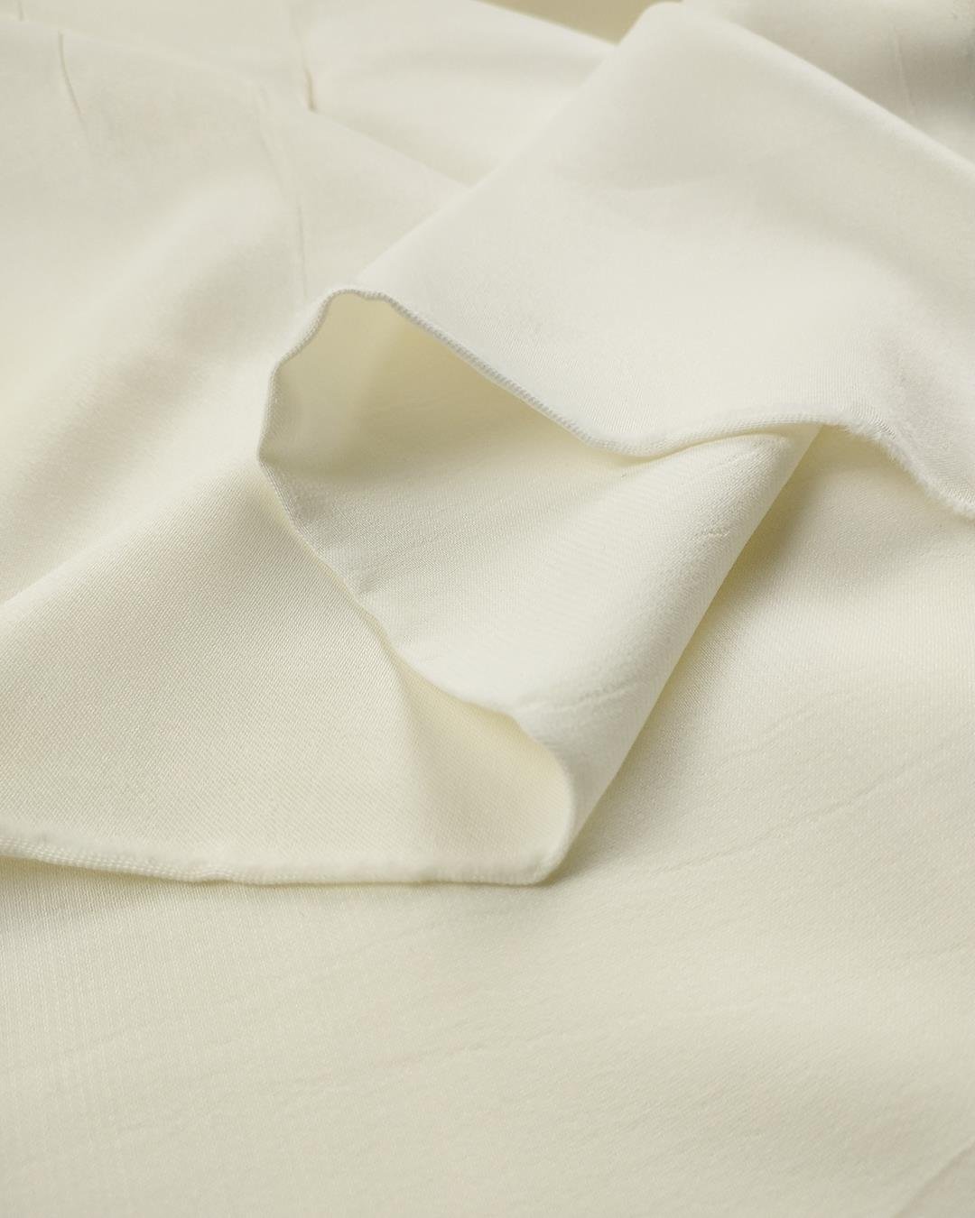 Ekru Krem Arası Renkte Saten Viskon (En  150 cm x Boy  250 cm)