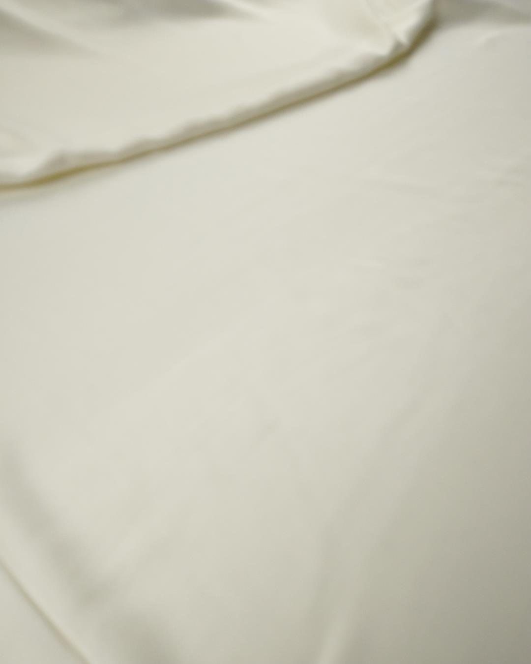 Ekru Krem Arası Renkte Saten Viskon (En  150 cm x Boy  250 cm)