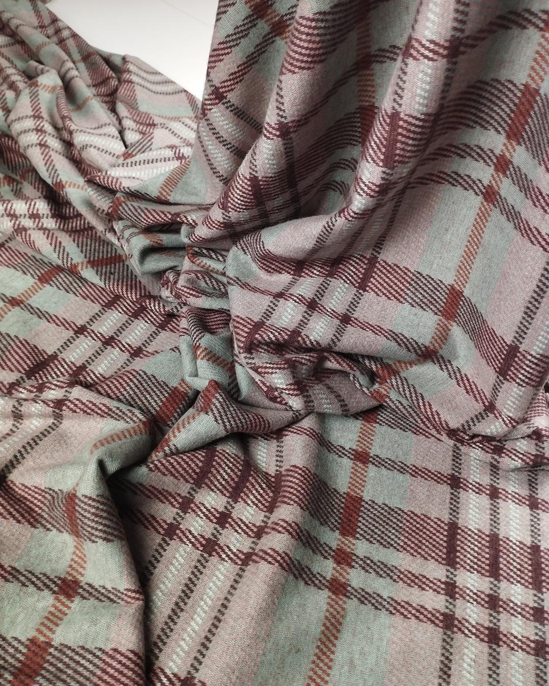 Yeşil Bordo Pembe Renklerde Örme Kumaş
 (En 150 cm x
 Boy 225 cm)