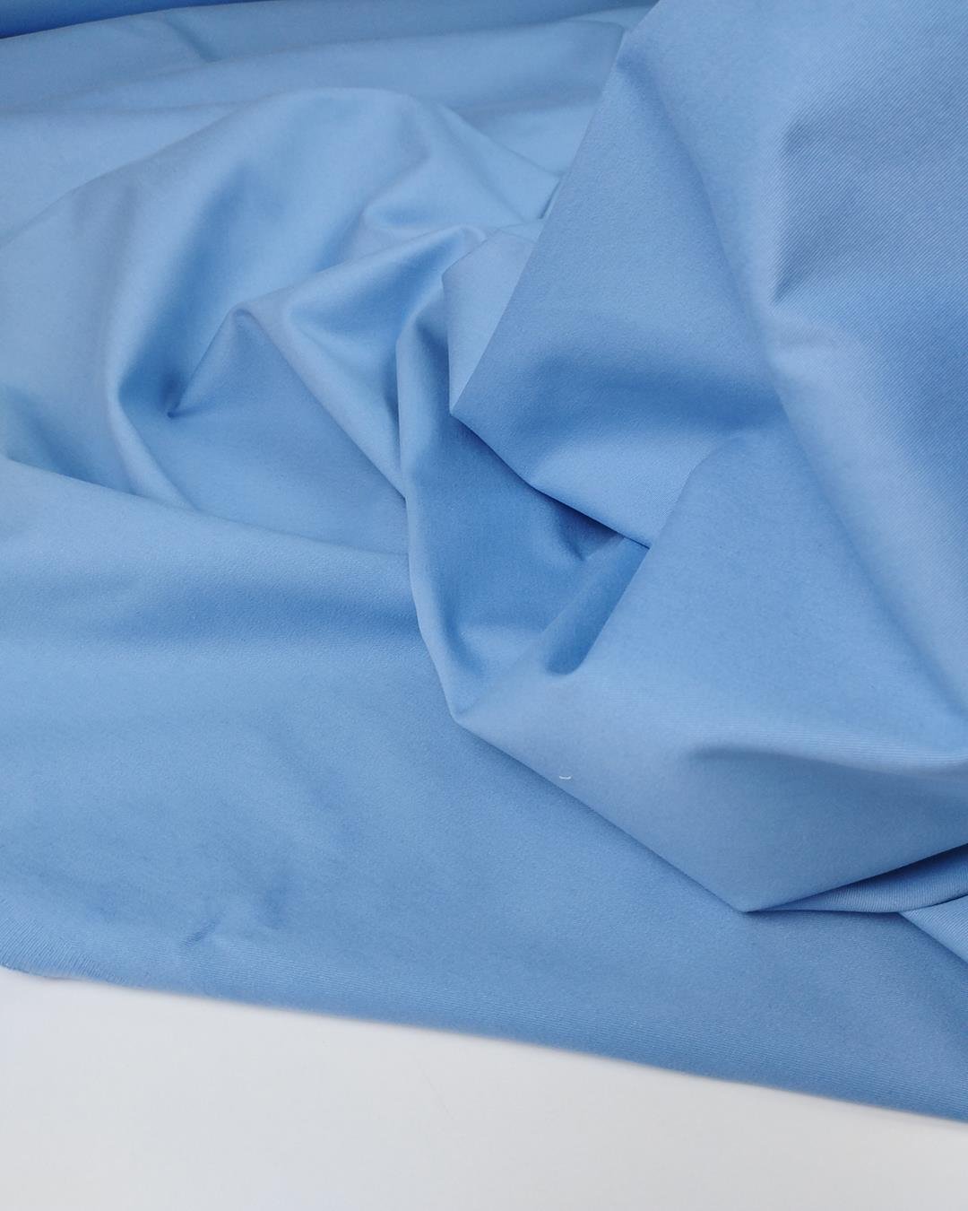 Açık Mavi Renkte Gabardin
 (En 140 cm x
 Boy 200 cm)