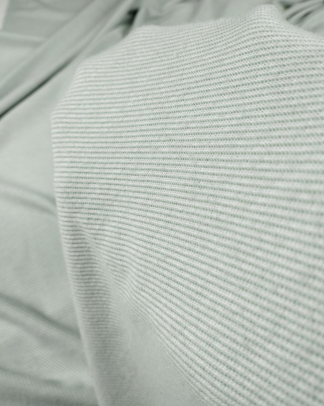 Mint Yeşili Renkte Örme
 En: 140 cm