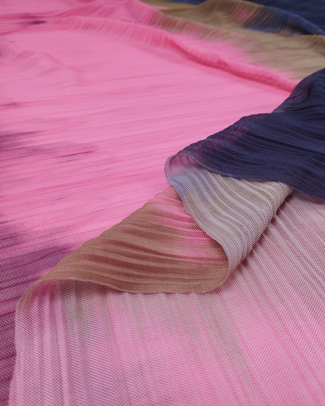 Pembe Siyah Kahve Pliseli File Kumaş Esnek Yumuşak Elbiselik & Bluzluk 140x240cm