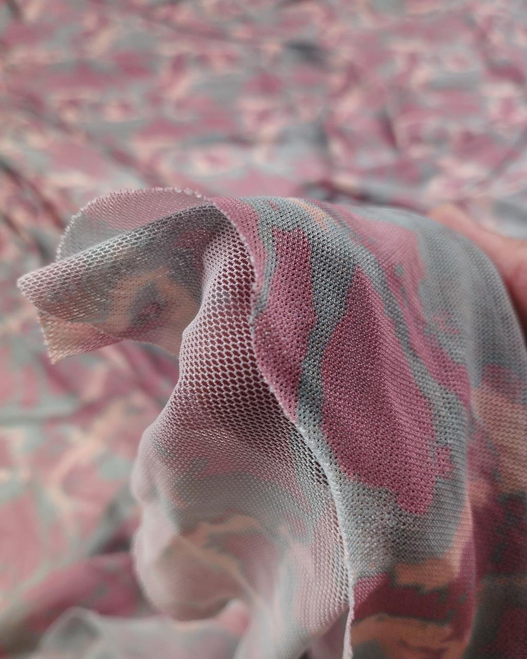 Gri Pembe Renklerde File (En  150 cm x Boy  200 cm)