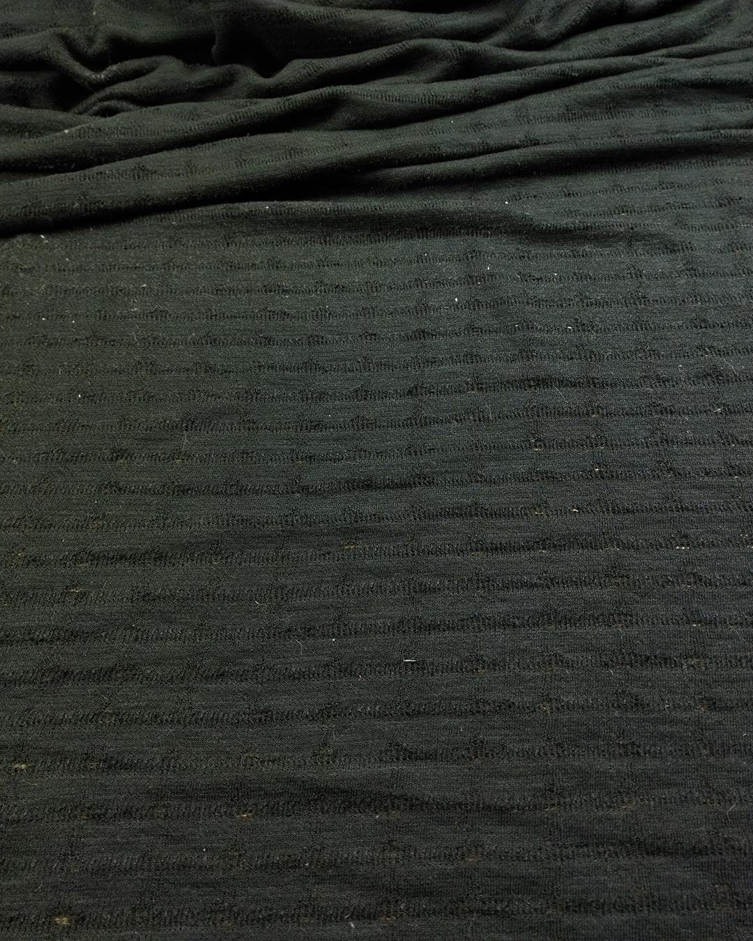 İnce Delikli Örme Siyah Renkte (En 150 cm x Boy 150 cm)