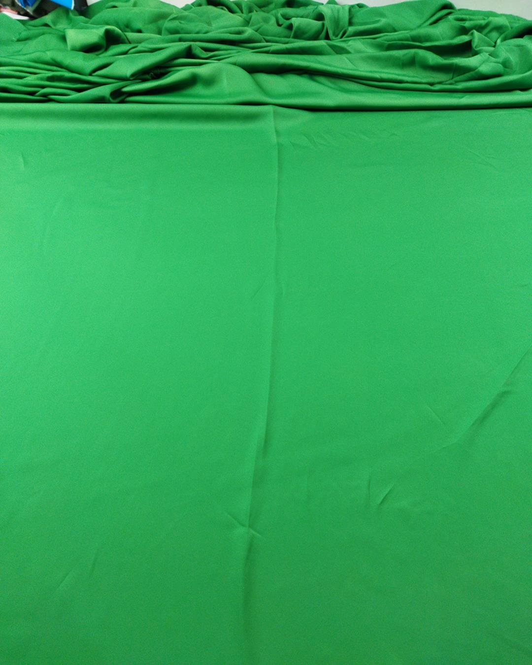 İnce Dokuma Mat Saten Benzeri Yeşil Renkte(En 160 cm x Boy 320 cm)