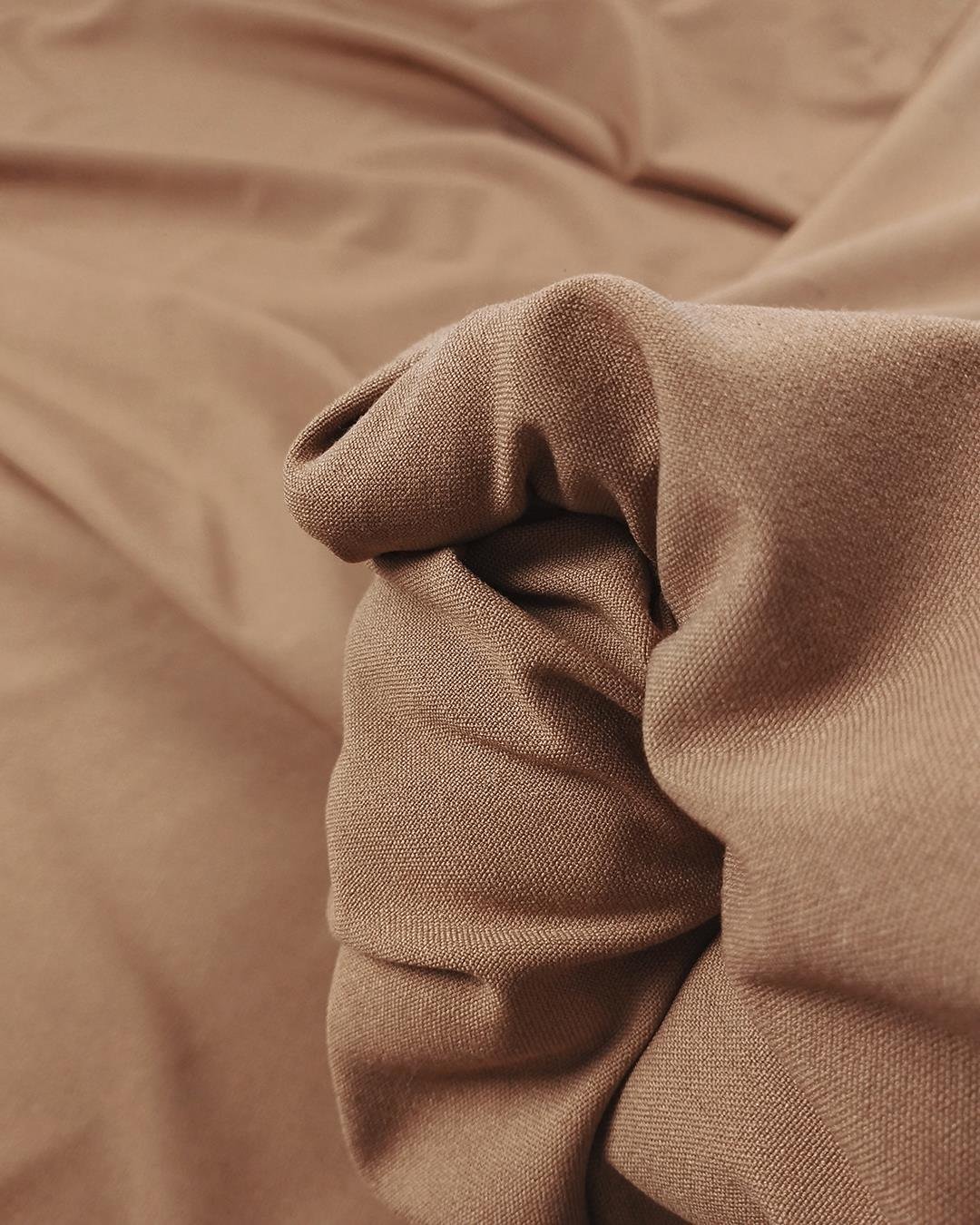 Kahve Renkte Krep Gabardin Arası Dokuma (En  140 cm x Boy  270 cm)