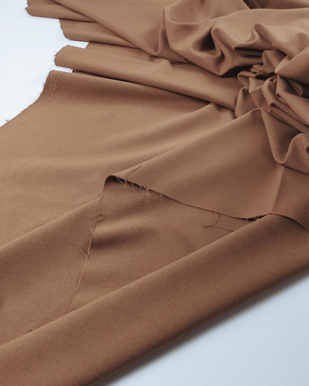 Kahve Renkte Krep Gabardin Arası Dokuma (En  140 cm x Boy  270 cm)