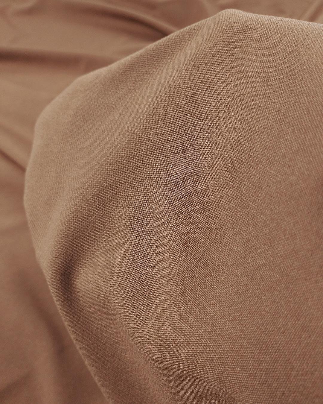Kahve Renkte Krep Gabardin Arası Dokuma (En  140 cm x Boy  270 cm)