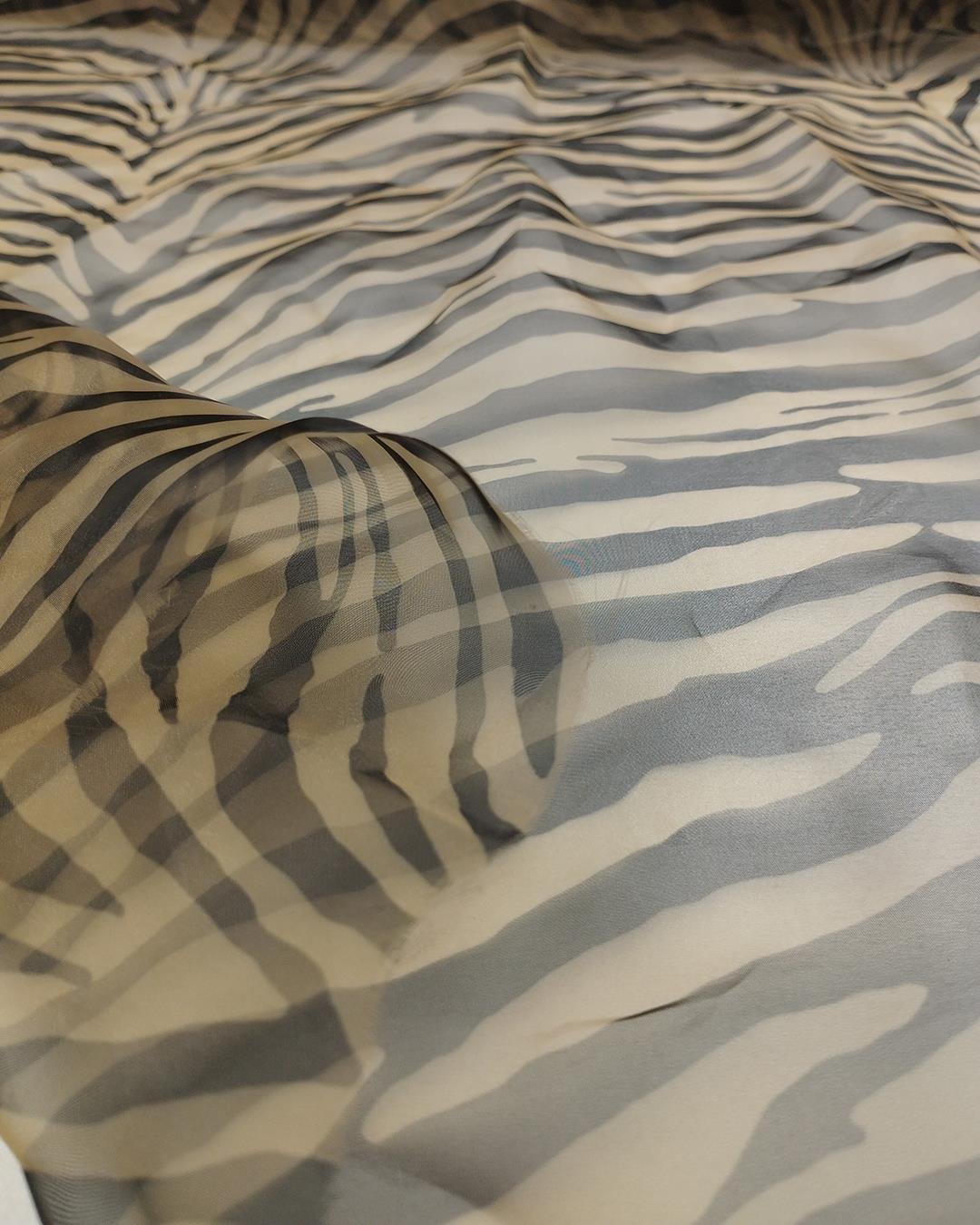 Kahve Siyah Renklerde Organze Tül (En  140 cm x Boy  360 cm)