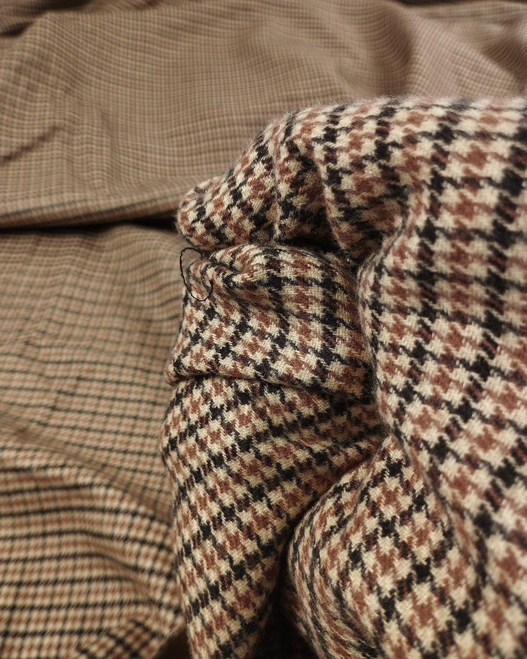 Kahve Siyah Renklerde Sentetik Viskon Dokuma (En 150 cm x Boy 210 cm)