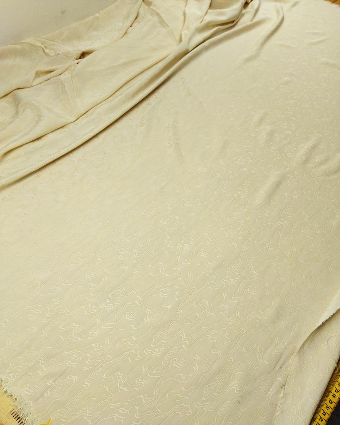 Kendinden Desenli dokuma Krem Renkte (En 150 cm x Boy 280cm)