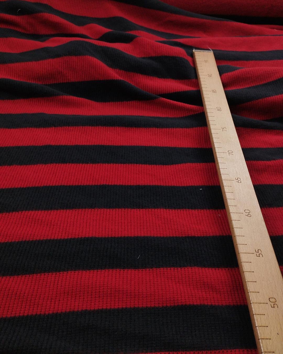 Kırmızı Lacivert Renklerde Triko (En  180 cm x Boy  275 cm)