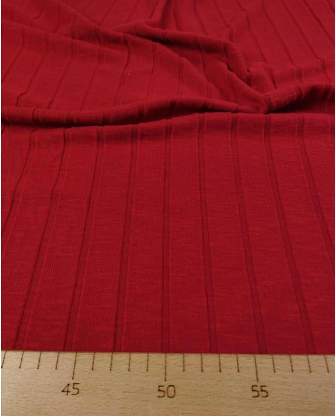 Koyu Kırmızı Renkte Raporlu Triko (En  140 cm x Boy  170 cm)