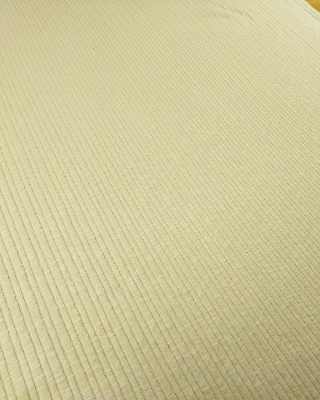 Krem Renkte Triko (En  105 cm x Boy  110 cm)