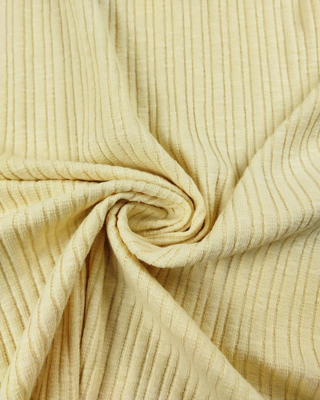 Krem Renkte Triko (En  105 cm x Boy  110 cm)