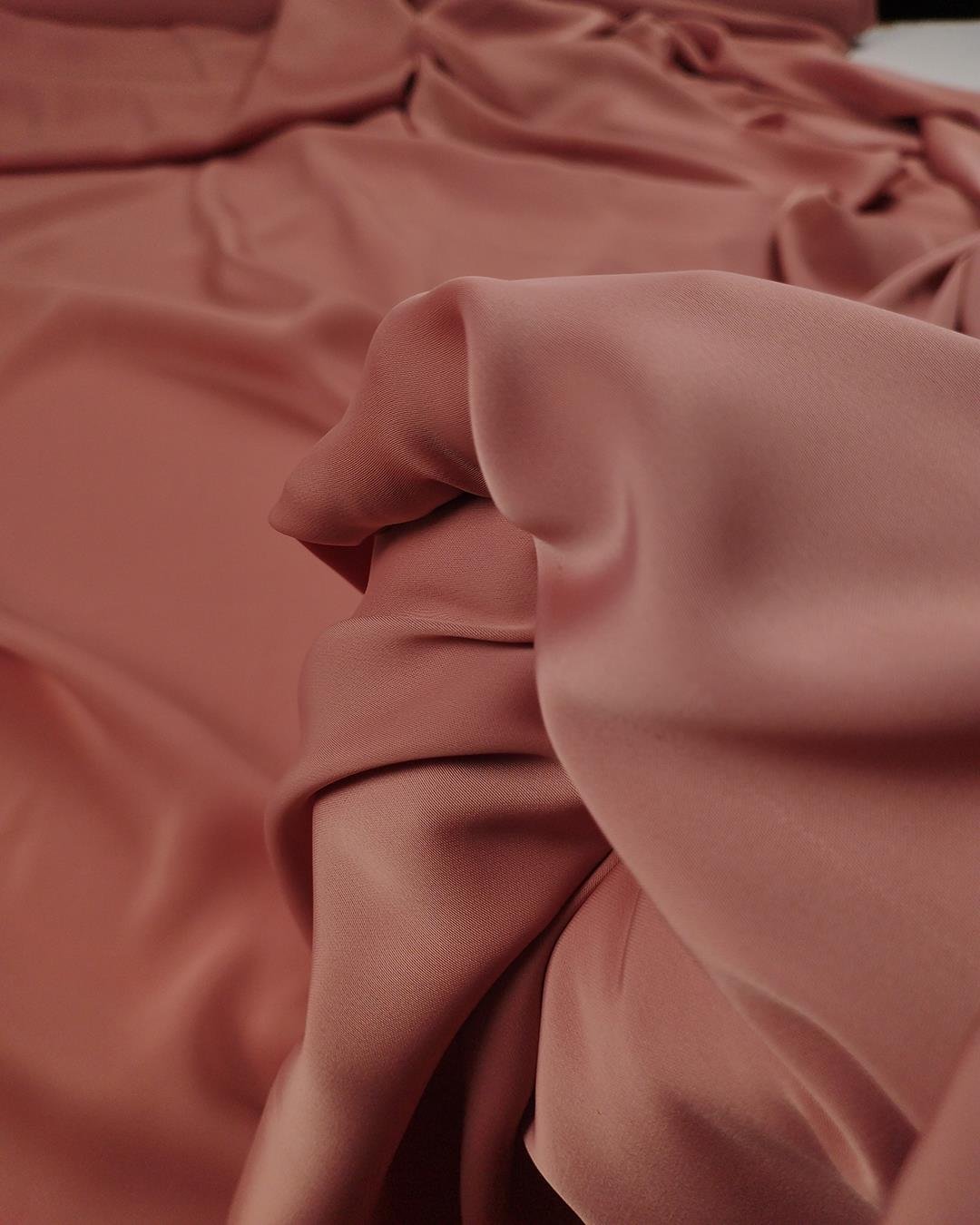Küllü Pembe Renkte Mat Saten (En 150 cm x Boy 230 cm)