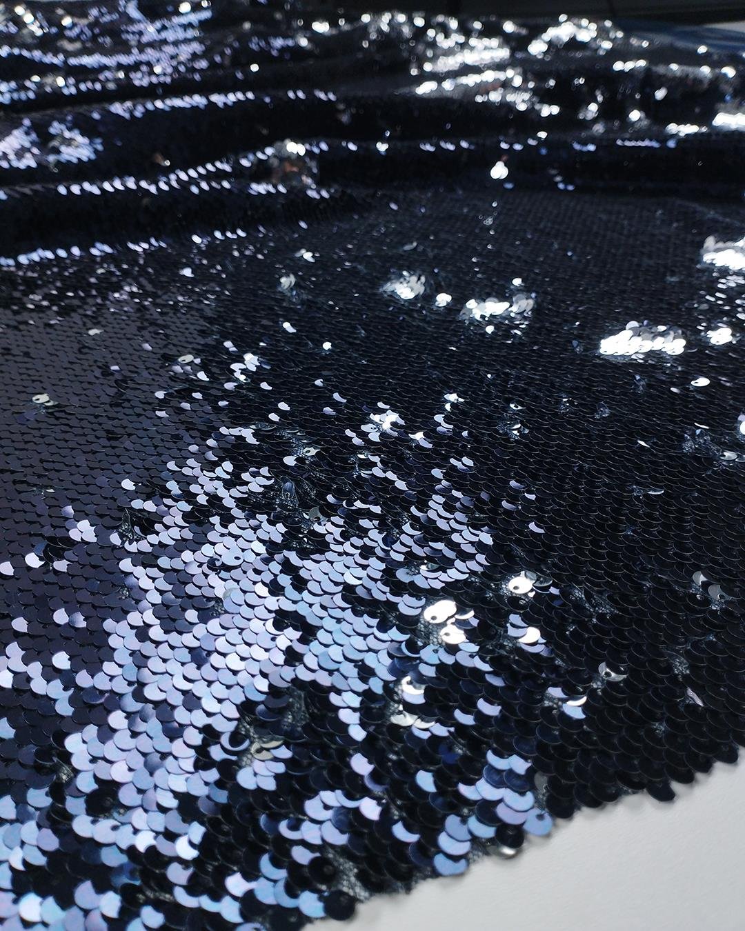 Lame ve Lacivert Renkli Çift Taraflı Pul Payet (En  130 cm x Boy  320 cm)