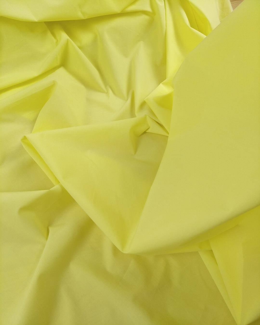 Limon Sarısı Renkte Pamuklu Dokuma (En  150 cm x Boy  175 cm)