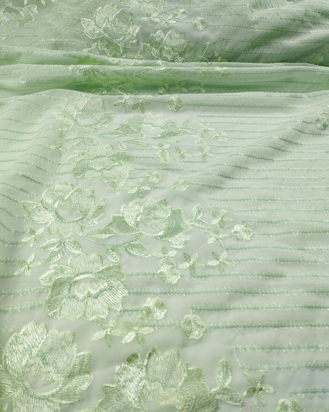 Mint Yeşili Renkte Nakış İşlemeli Şifon (En  140 cm x Boy  340 cm)