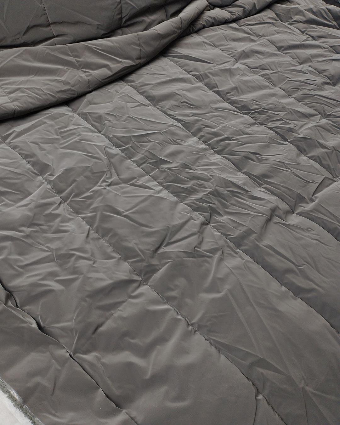 Montluk Kapitone Gri Füme Arası Renkte (En 140 cm x Boy 170 cm)