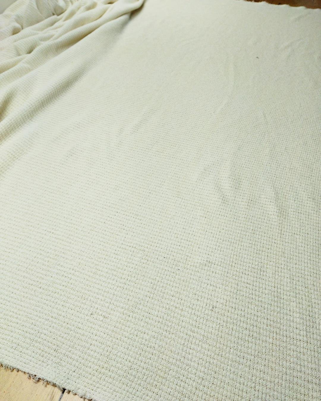 Örme Esnek Dolgun Ekru Renk (En 140 cm x Boy 170 cm)
