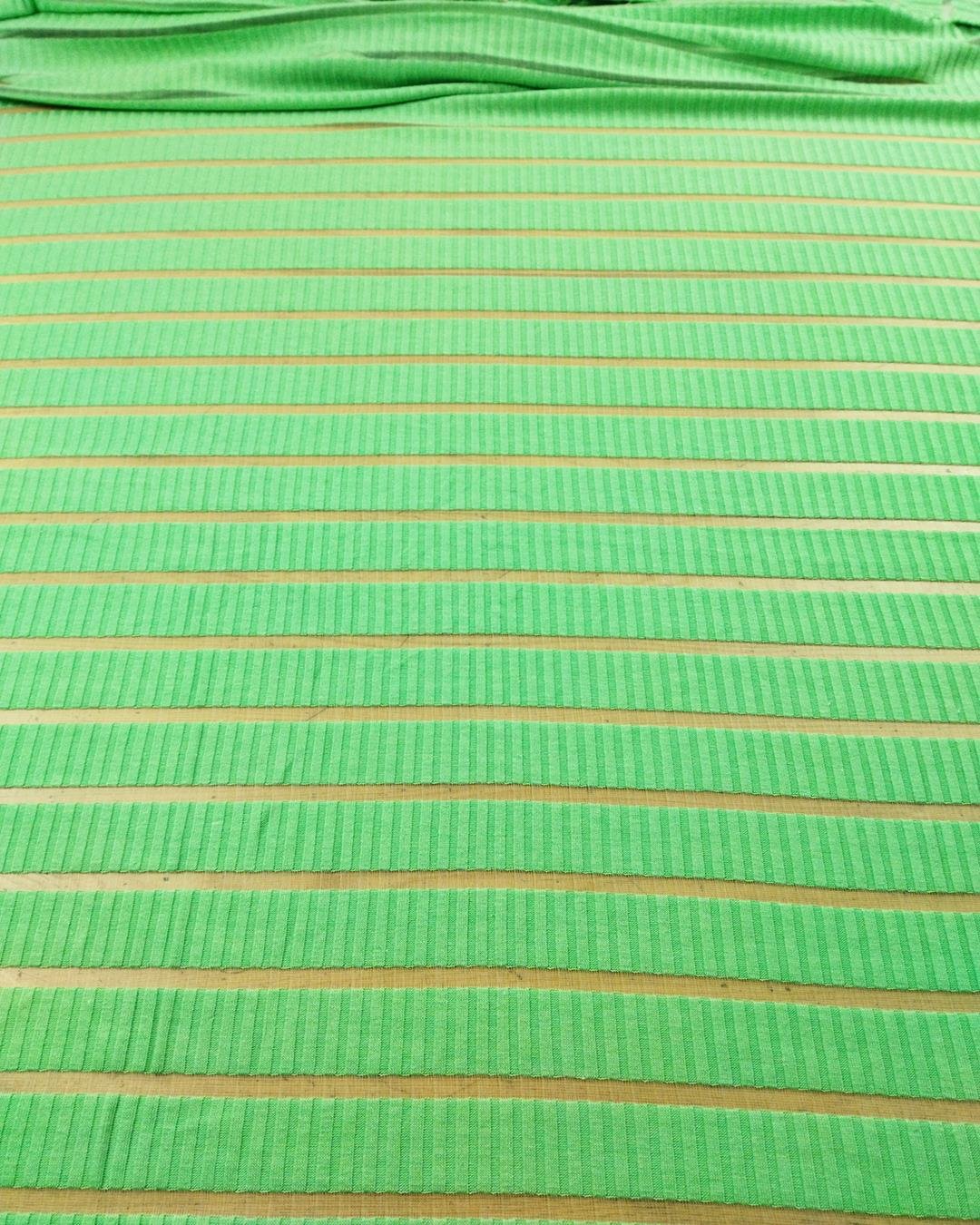 Özel Bir Örme Transparan Geçişli Pastel Açık Yeşil Renkte (En 140 cm x Boy 310 cm)