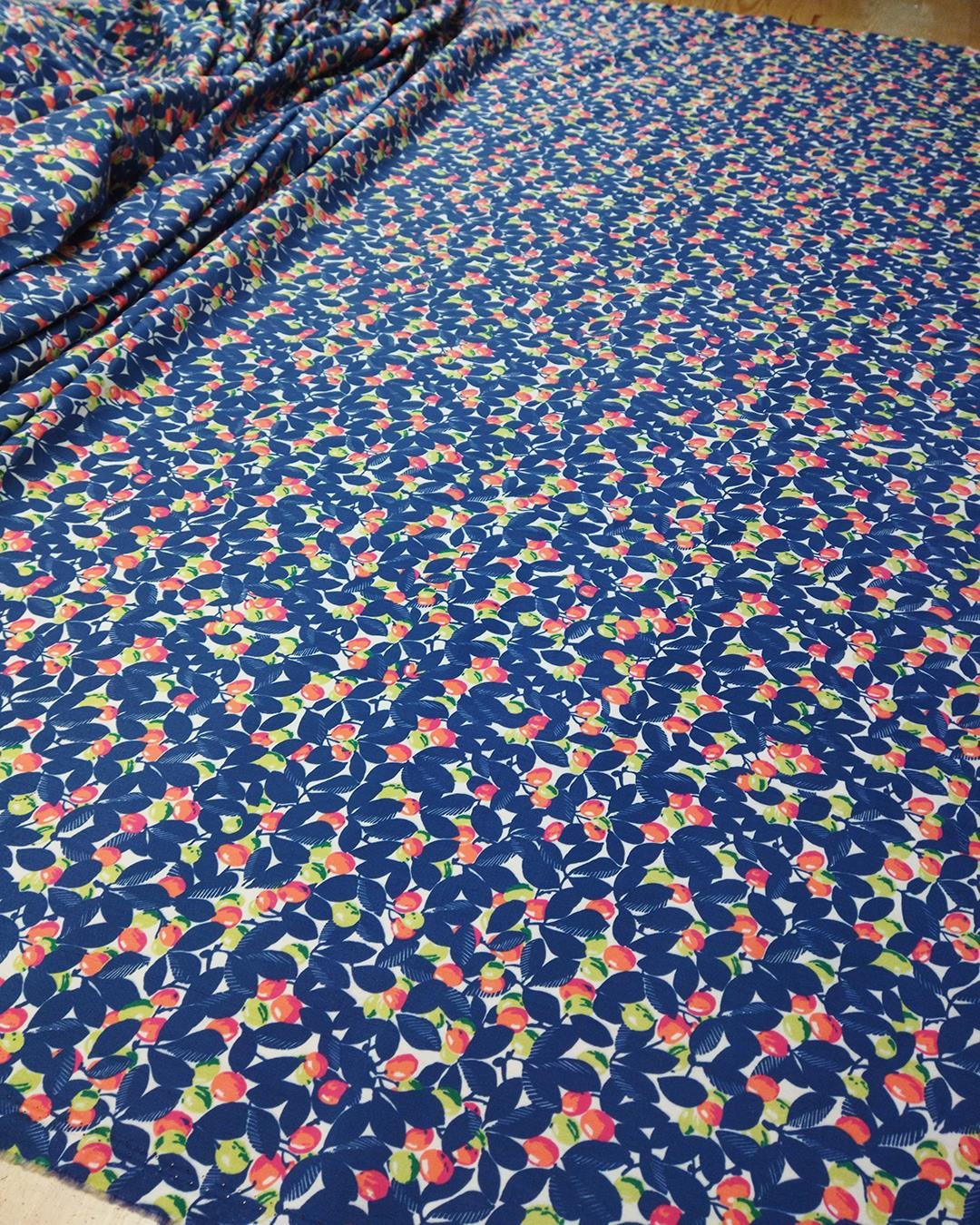 Pamuklu Dokuma Lacivert Kırmızı Yeşil Renklerde(En 150 cm x Boy 200 cm)
