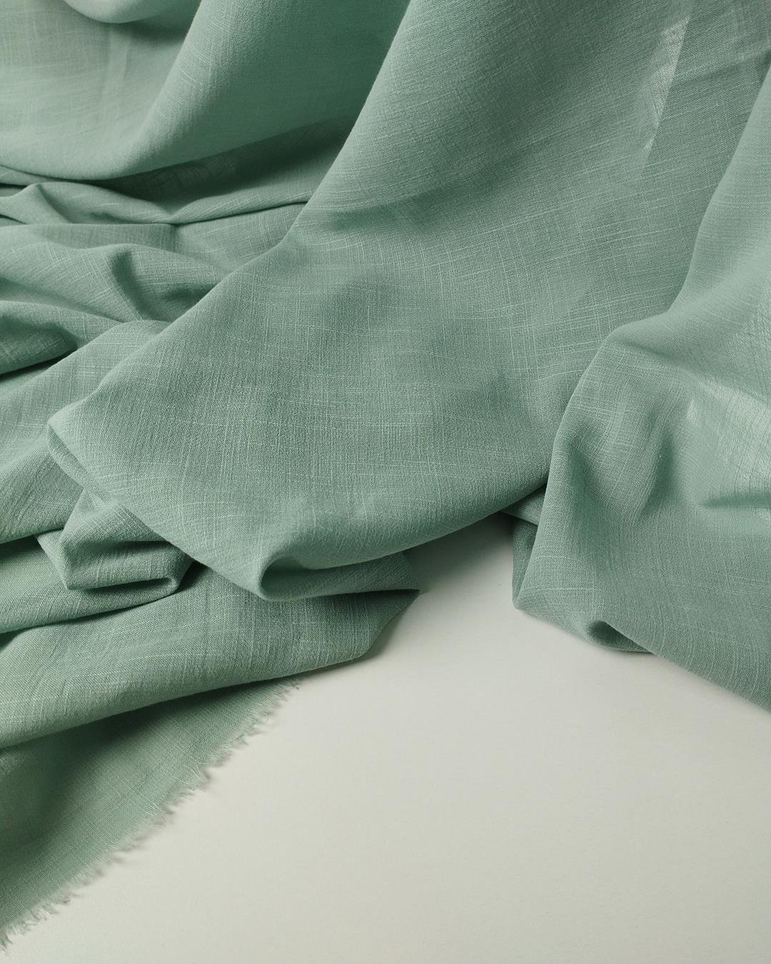 Pastel Çağla Yeşiline Dönük Renkte İnce Viskonlu Dokuma (En  150 cm x Boy  185 cm)