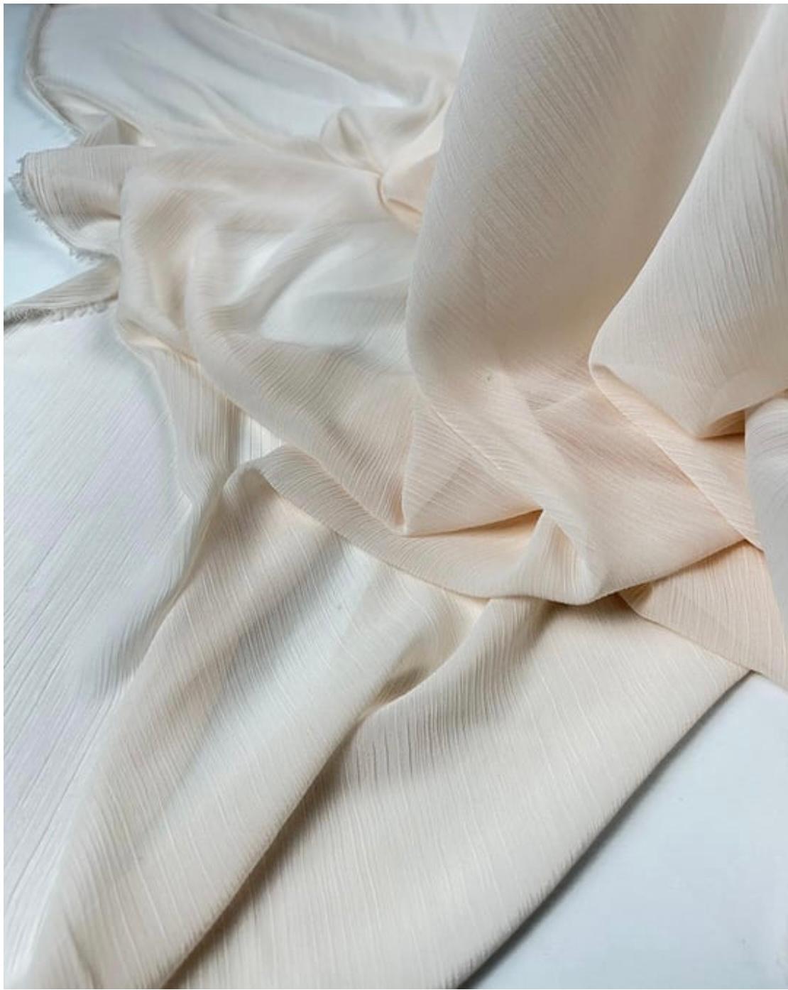 Pastel Uçuk Somon Renkte Kırinkıl Şifon (En  150 cm x Boy  150 cm)
