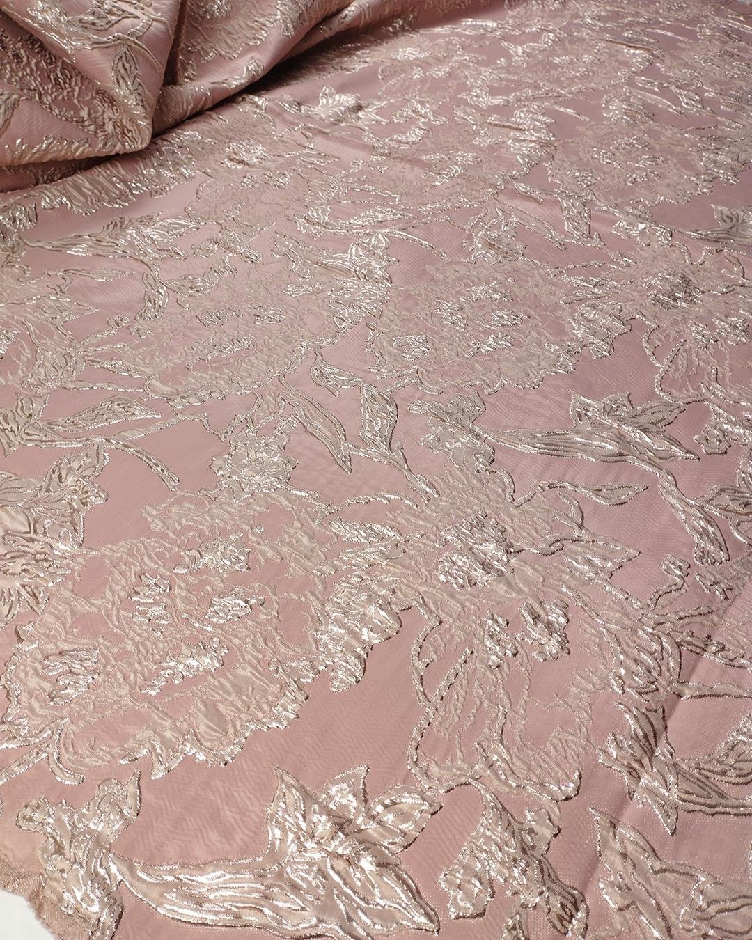 Pembe Brokar (En 140 cm x Boy 480 cm)