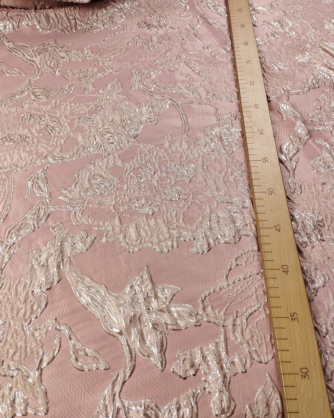 Pembe Brokar (En 140 cm x Boy 480 cm)
