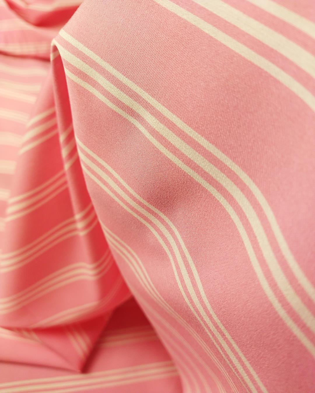 Poplin Benzeri Dokuma Pembe üzeri Beyaz Çizgili En: 150 cm