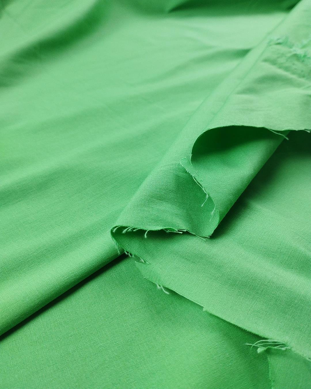 Poplin Benzeri Elastanlı Dokuma Yumuşak Pastel Yeşil RenkteEn: 140 cm