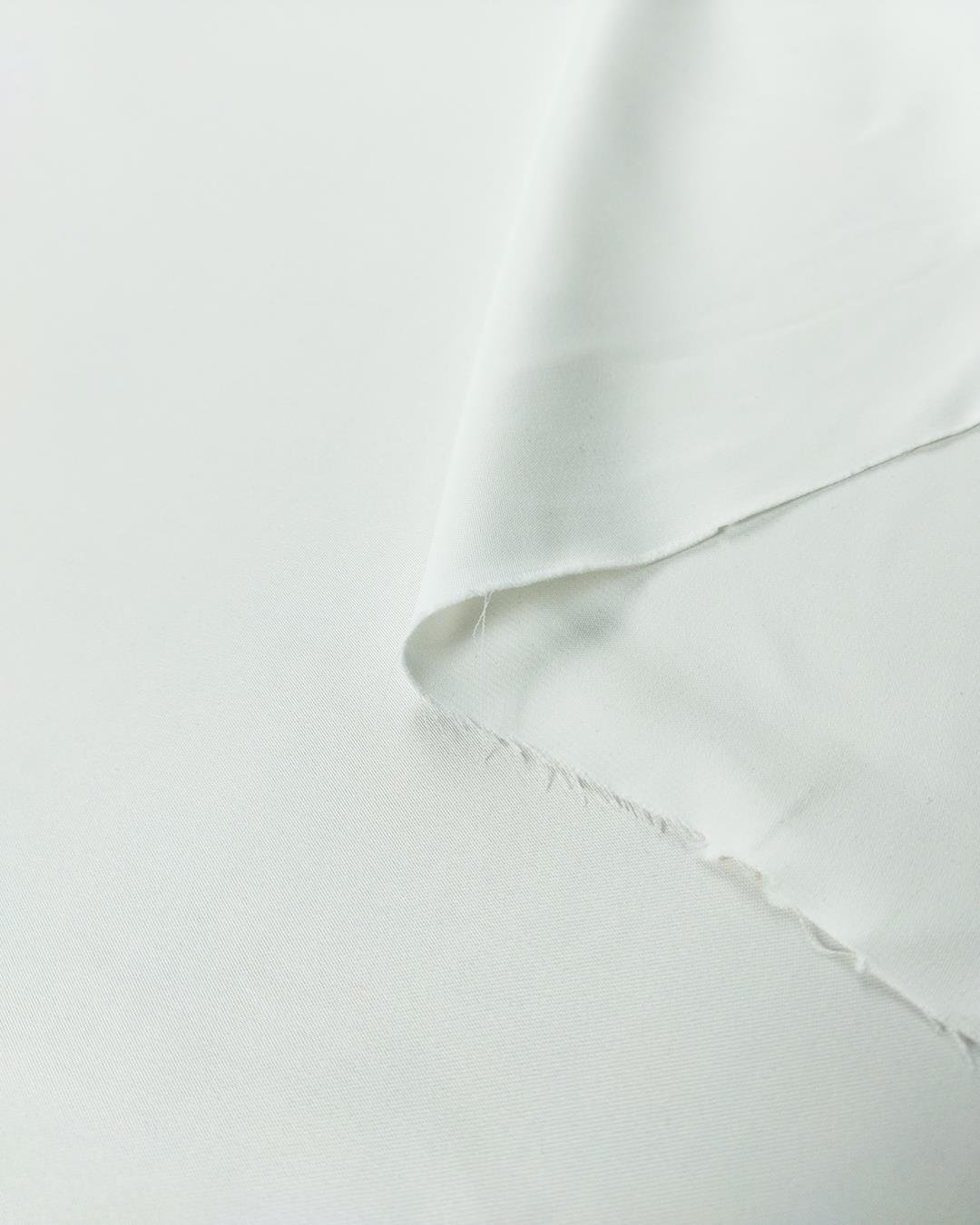 Saten Dökümlü  Beyaz Renk (En 150 cm x Boy 280 cm)