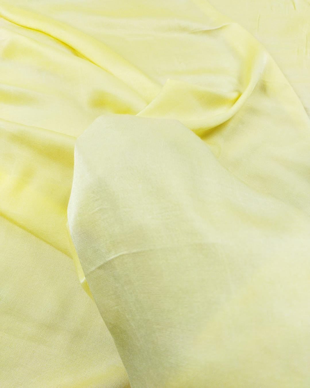 Saten Viskon Limon Sarısı Renkte (En 130 cm x Boy 230 cm)