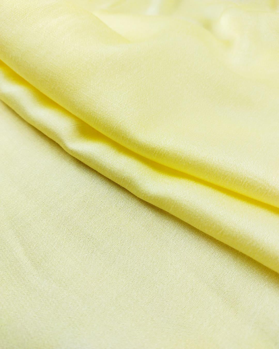 Saten Viskon Limon Sarısı Renkte (En 130 cm x Boy 230 cm)
