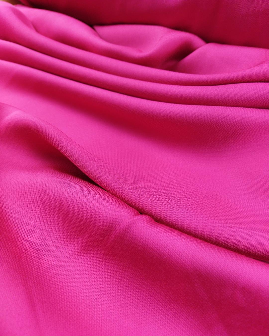 Şeker Pembe Renkte Pamuk Saten (En  125 cm x Boy  190 cm)
