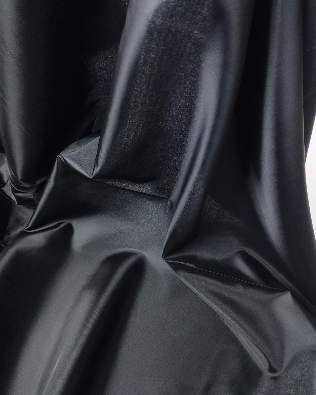 Sentetik Etek Ceket Astarı Siyah Renkte (En 150 cm x Boy 230 cm)