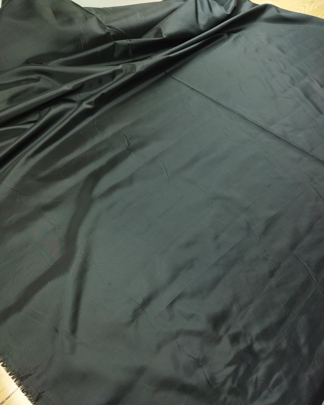 Sentetik Etek Ceket Astarı Siyah Renkte En: 140 cm
