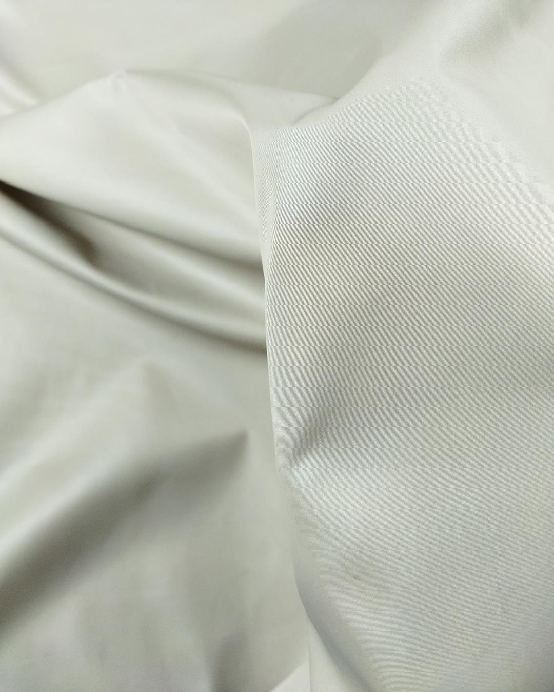 Sentetik Rüzgarlık Benzeri Dokuma Bej Renkte (En 130 cm x Boy 220 cm)