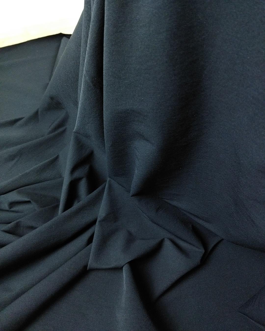 Siyah Renkte Boyuna Esnek Gabardin (En 140 cm x Boy 250 cm)