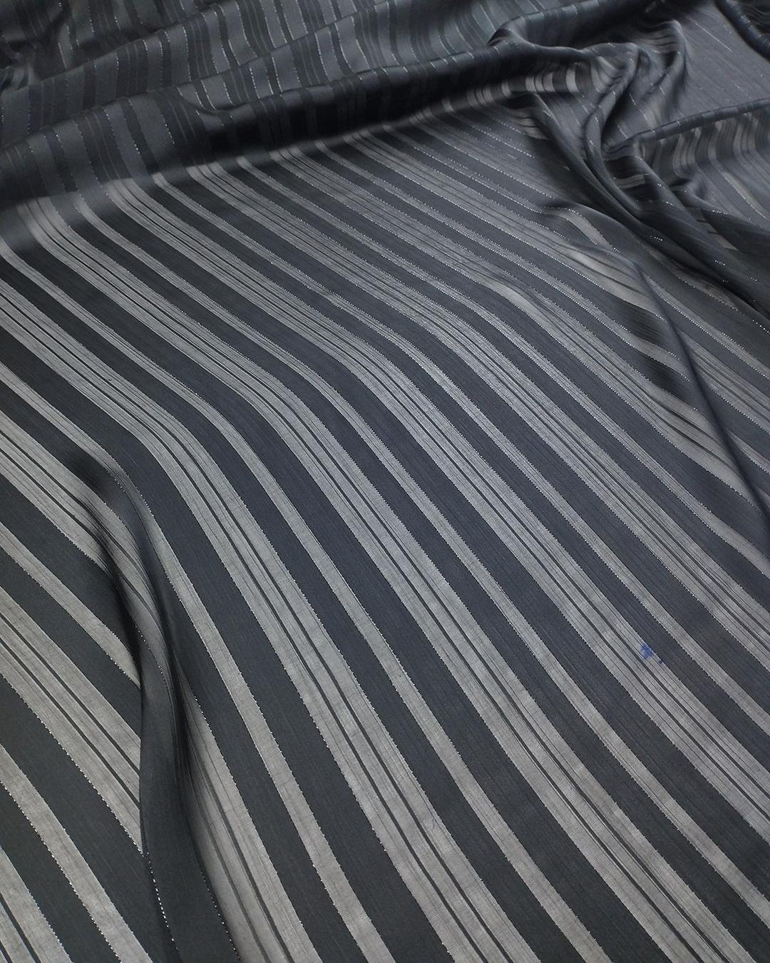Siyah Renkte Dore Simli Şifon (En  140 cm x Boy  150 cm)