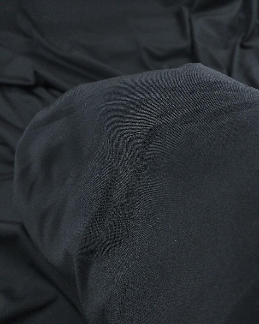 Siyah Renkte Jarse (En  140 cm x Boy 110 cm)