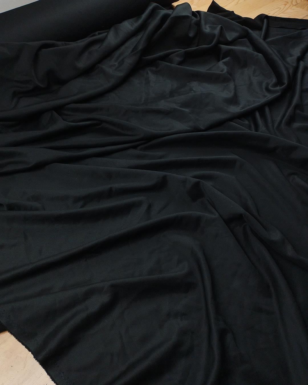 Siyah Renkte Jarse (En  160 cm x Boy  240 cm)